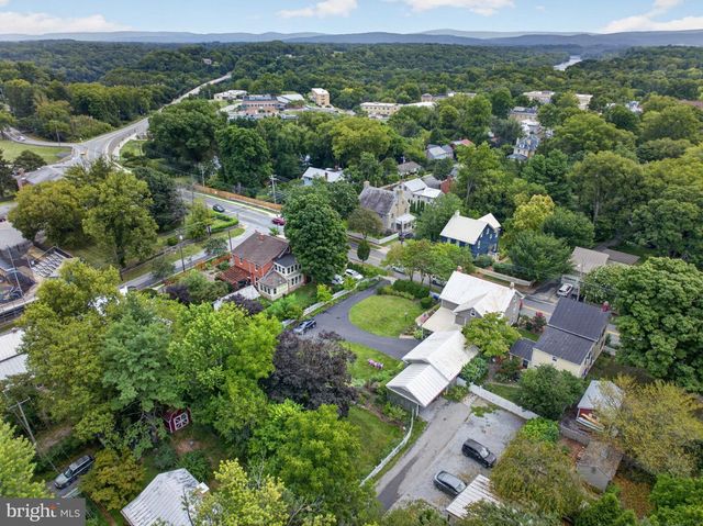 102 N DUKE ST, Shepherdstown, WV 25443