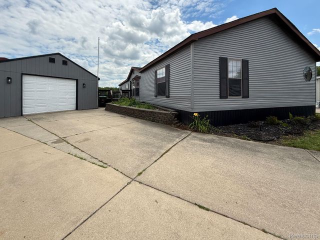 6255 Telegraph Road 214, Bedford Township, MI 48133