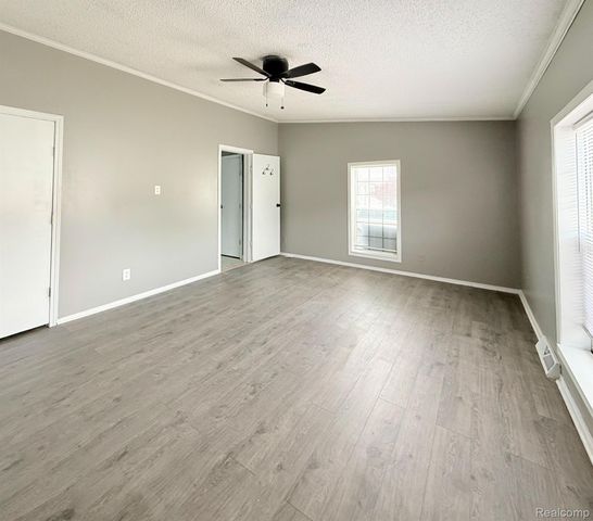 6255 Telegraph Road 214, Bedford Township, MI 48133