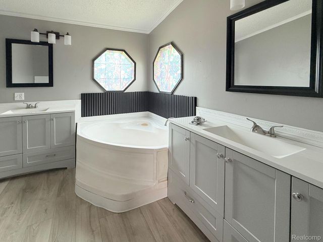 6255 Telegraph Road 214, Bedford Township, MI 48133