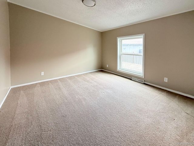 6255 Telegraph Road 214, Bedford Township, MI 48133
