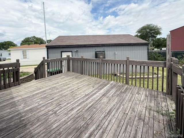 6255 Telegraph Road 214, Bedford Township, MI 48133