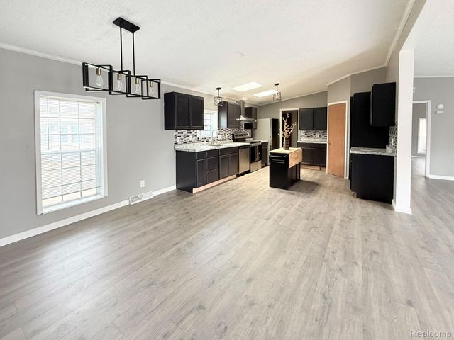 6255 Telegraph Road 214, Bedford Township, MI 48133