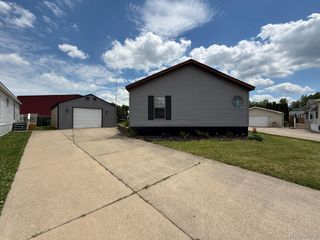 6255 Telegraph Road 214, Bedford Township, MI 48133