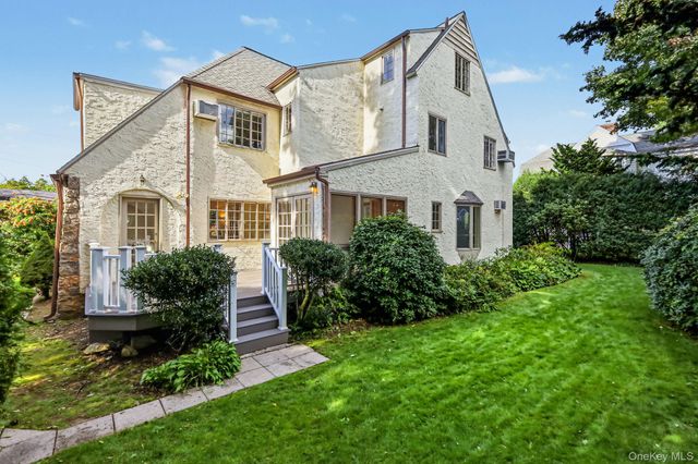 41 Maple Hill Drive, Larchmont, NY 10538