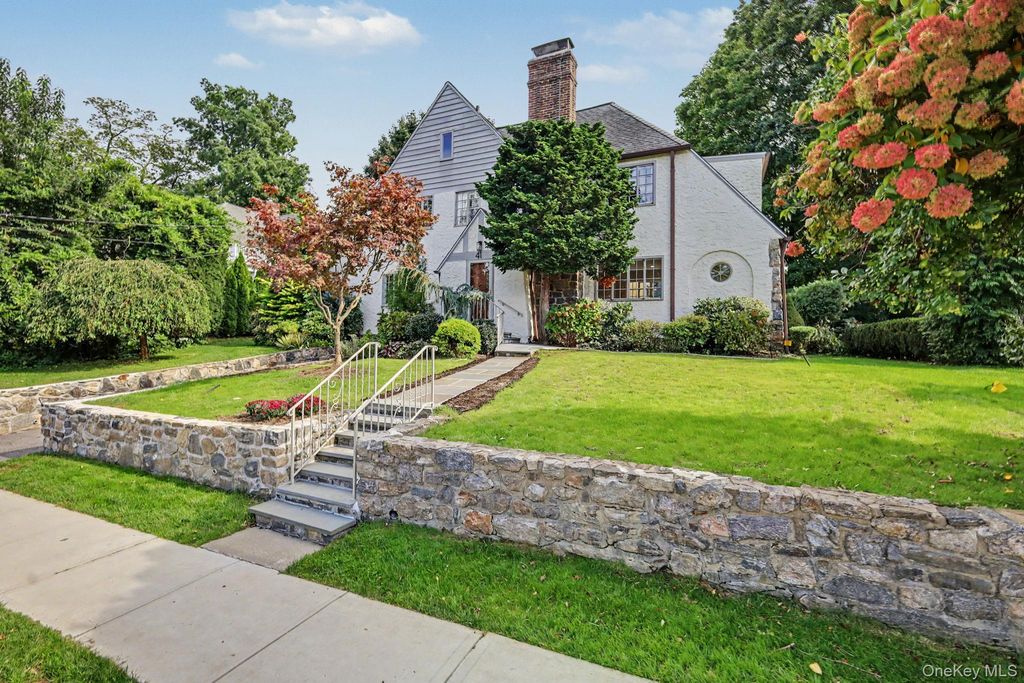 41 Maple Hill Drive, Larchmont, NY 10538