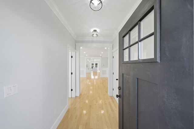 442 High St, Dedham, MA 02026