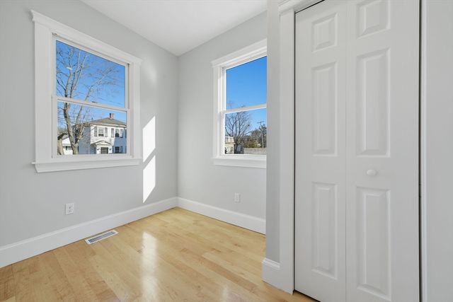 442 High St, Dedham, MA 02026