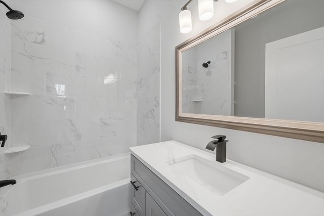 442 High St, Dedham, MA 02026