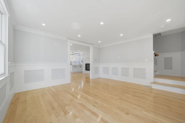 442 High St, Dedham, MA 02026