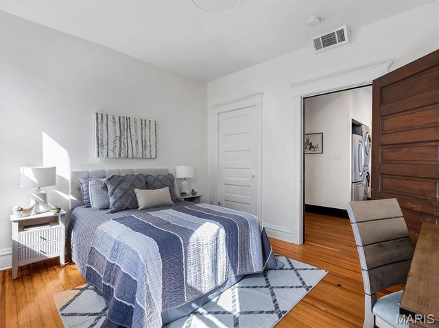 3548 Victor Street 2W, St Louis, MO 63104