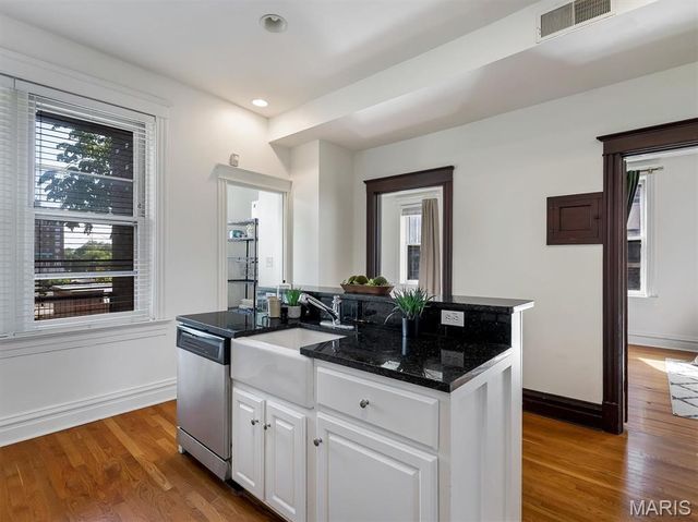 3548 Victor Street 2W, St Louis, MO 63104