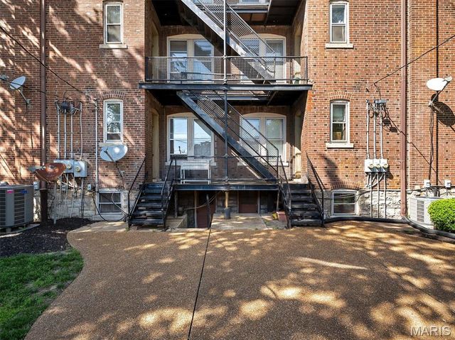 3548 Victor Street 2W, St Louis, MO 63104