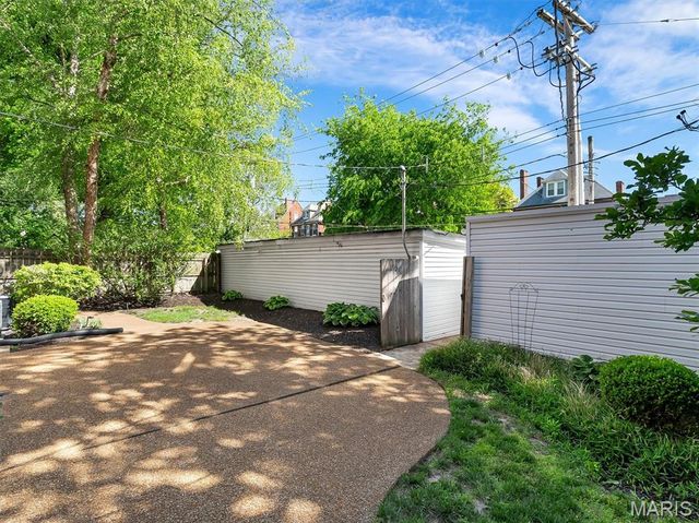 3548 Victor Street 2W, St Louis, MO 63104