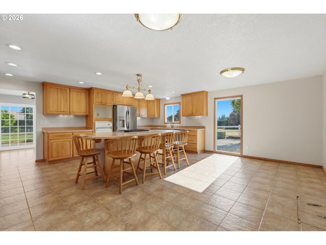 21675 Se BOHNA PARK Rd, Damascus, OR 97089