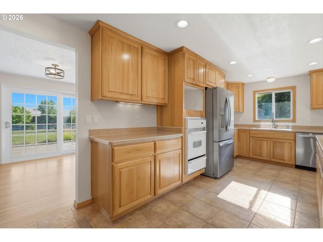 21675 Se BOHNA PARK Rd, Damascus, OR 97089