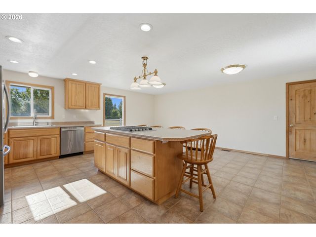 21675 Se BOHNA PARK Rd, Damascus, OR 97089
