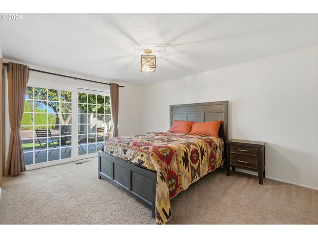 21675 Se BOHNA PARK Rd, Damascus, OR 97089