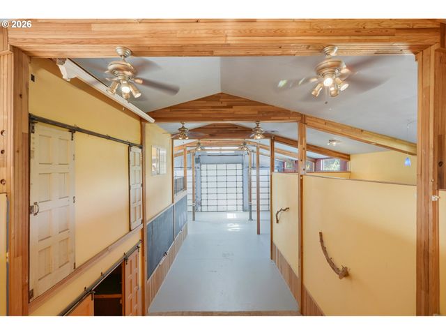 21675 Se BOHNA PARK Rd, Damascus, OR 97089