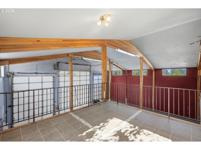 21675 Se BOHNA PARK Rd, Damascus, OR 97089