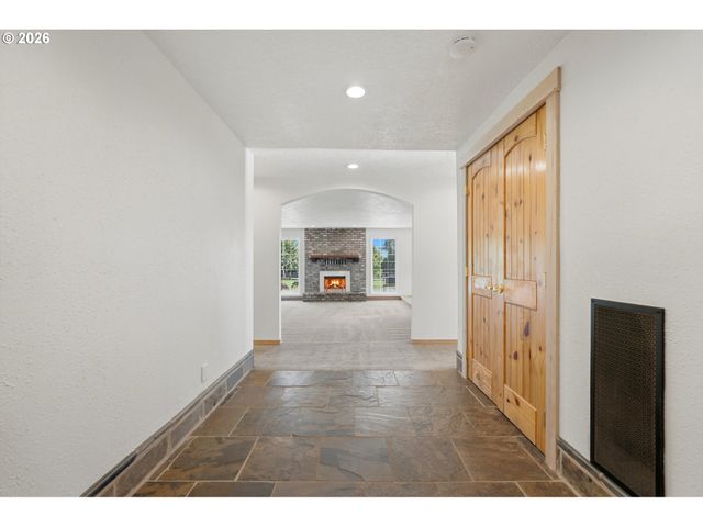 21675 Se BOHNA PARK Rd, Damascus, OR 97089