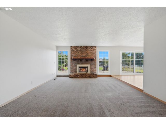 21675 Se BOHNA PARK Rd, Damascus, OR 97089