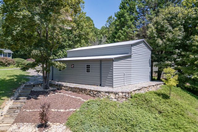 527 Pinebrook Drive, Blairsville, GA 30512