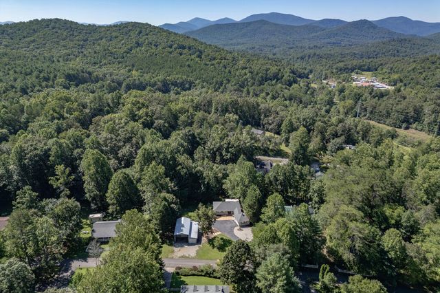 527 Pinebrook Drive, Blairsville, GA 30512