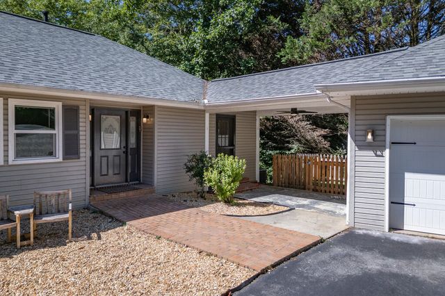 527 Pinebrook Drive, Blairsville, GA 30512