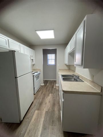 5217 Calloway Street B, Fort Worth, TX 76114