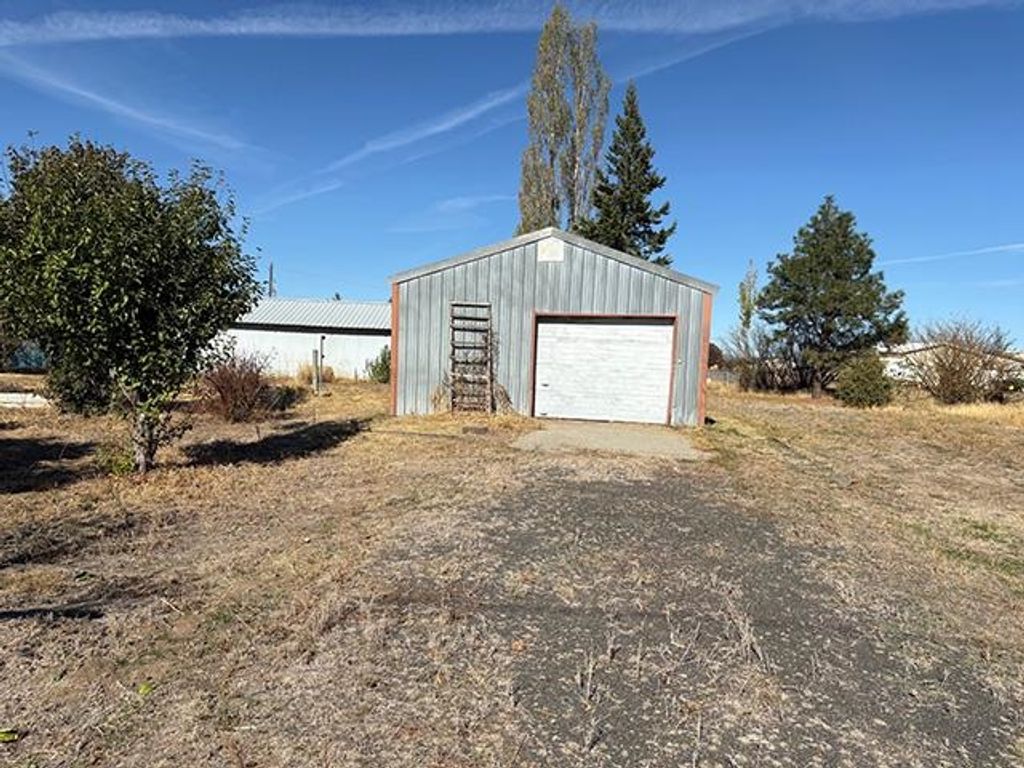 210 NE Foster St, Creston, WA 99117 photo 12