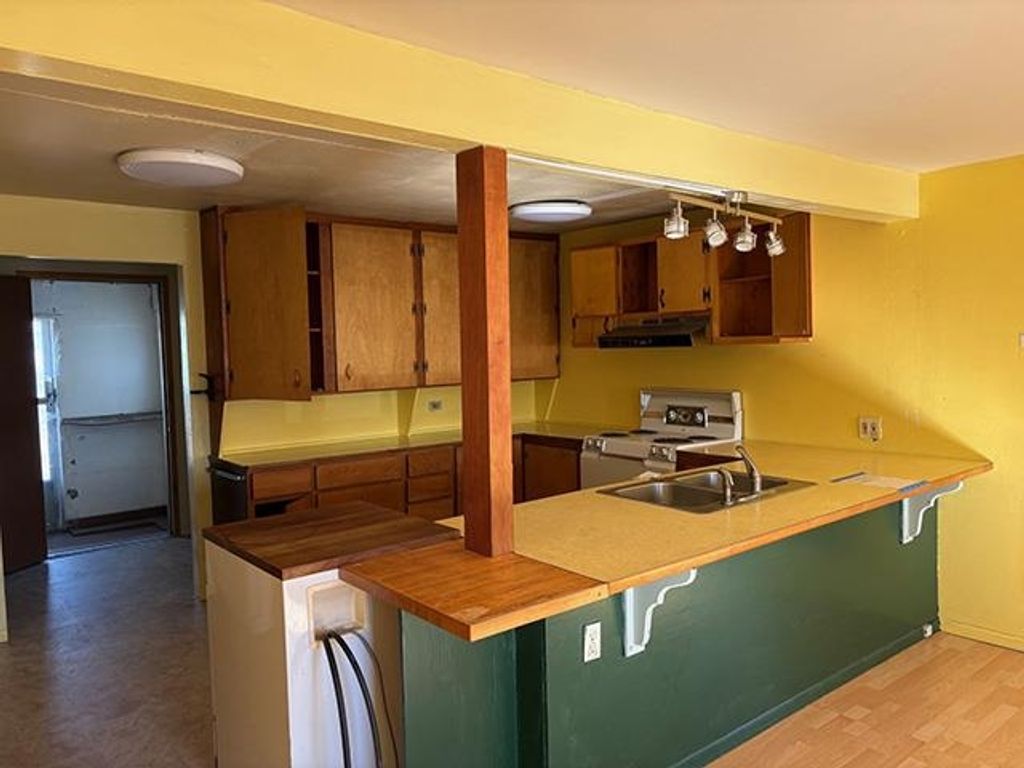 210 NE Foster St, Creston, WA 99117 photo 4