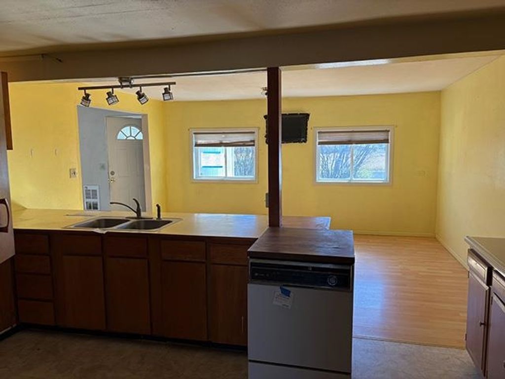 210 NE Foster St, Creston, WA 99117 photo 5