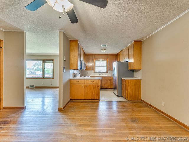 10909 E 5th Street, Tulsa, OK 74128