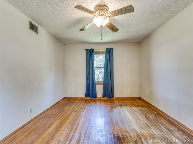 10909 E 5th Street, Tulsa, OK 74128