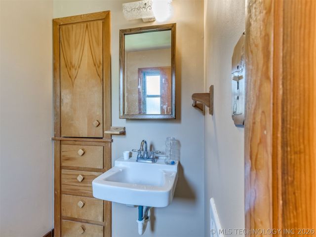 10909 E 5th Street, Tulsa, OK 74128