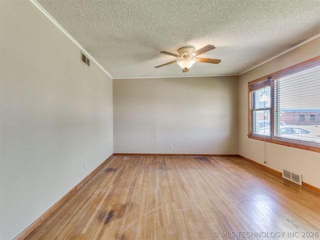 10909 E 5th Street, Tulsa, OK 74128