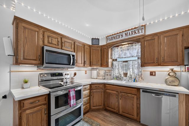 2645 AVENUE H, Council Bluffs, IA 51501