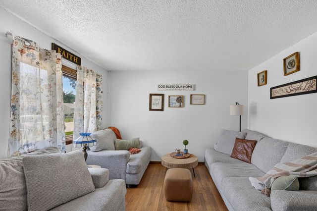 2645 AVENUE H, Council Bluffs, IA 51501