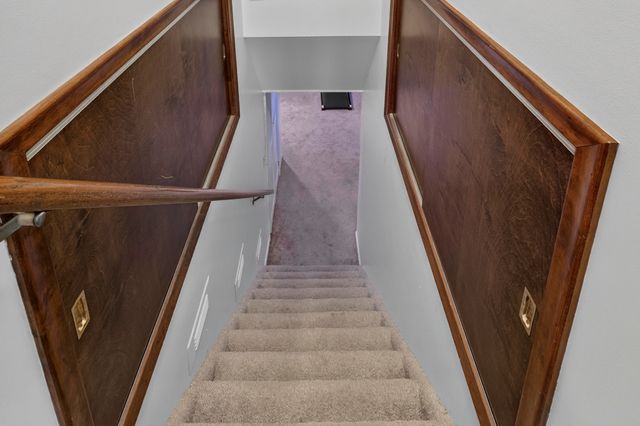 2645 AVENUE H, Council Bluffs, IA 51501