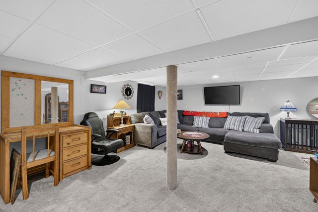 2645 AVENUE H, Council Bluffs, IA 51501