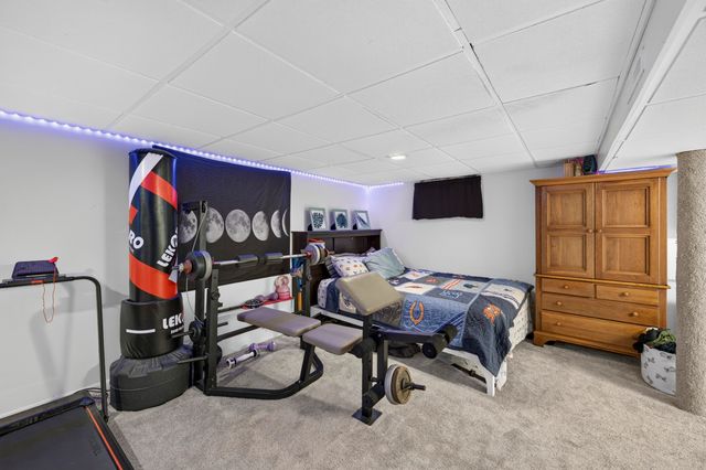 2645 AVENUE H, Council Bluffs, IA 51501