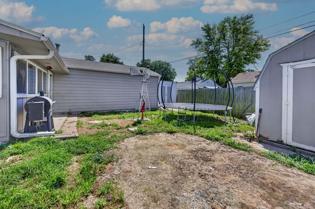 2645 AVENUE H, Council Bluffs, IA 51501