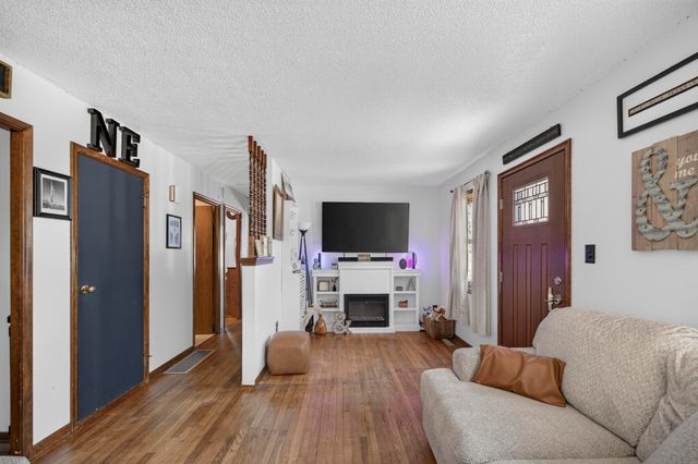 2645 AVENUE H, Council Bluffs, IA 51501