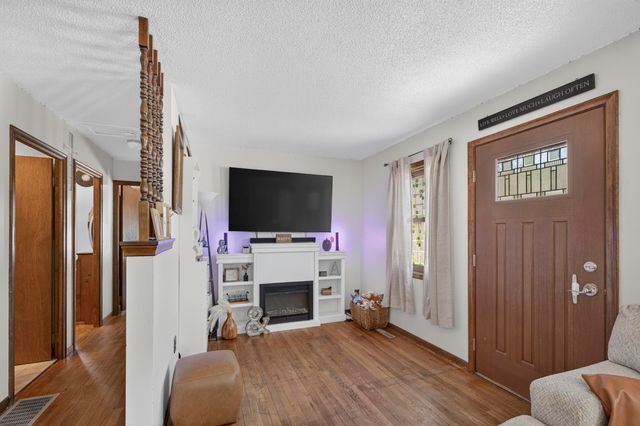 2645 AVENUE H, Council Bluffs, IA 51501