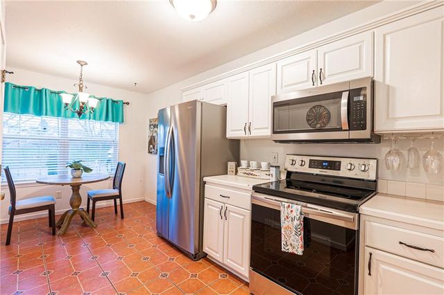 1204 Sunchase Drive, Lawrence, KS 66044