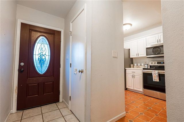 1204 Sunchase Drive, Lawrence, KS 66044