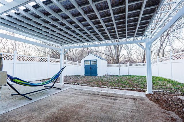 1204 Sunchase Drive, Lawrence, KS 66044