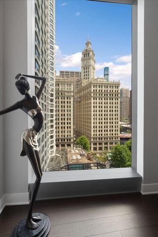 403 N Wabash Avenue 10B, Chicago, IL 60611
