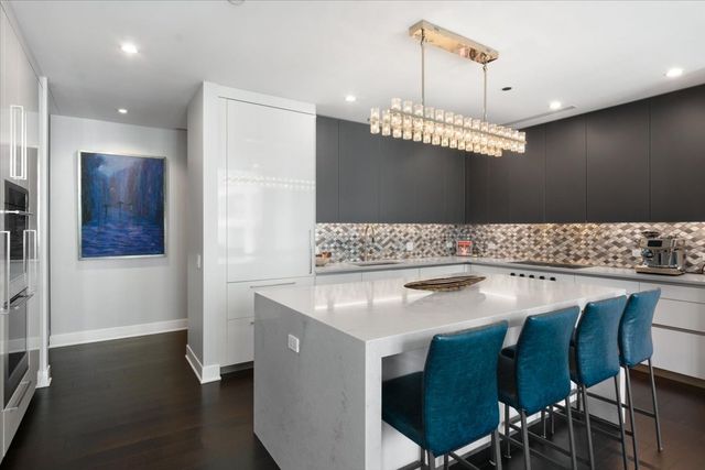 403 N Wabash Avenue 10B, Chicago, IL 60611